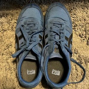 Very gently worn Onitsuka Tiger Traxy Trainer unisex midnight blue sneaker